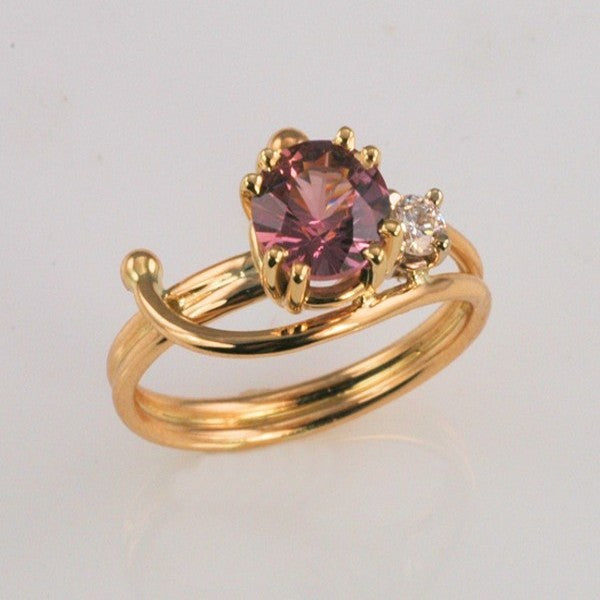 &quot;Ladyfish&quot; Color Change Garnet Ring